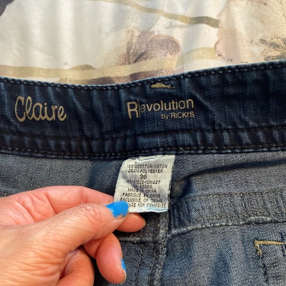 Jeans - Picture 3 of 3